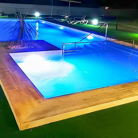 Alojamiento Con Piscina Privada Y Terraza En - Es-180-1 *